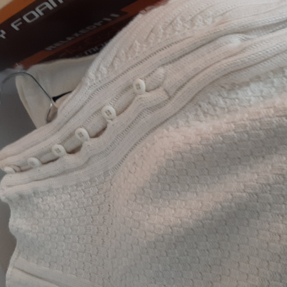 Sweater - Picture 4 of 4